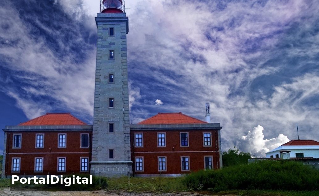 Farol do Penedo da Saudade
